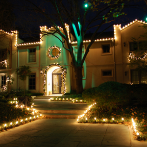 Outdoor Christmas Lighting Tips