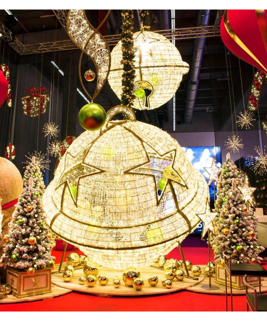 Commercial Holiday Display with Giant LED Props