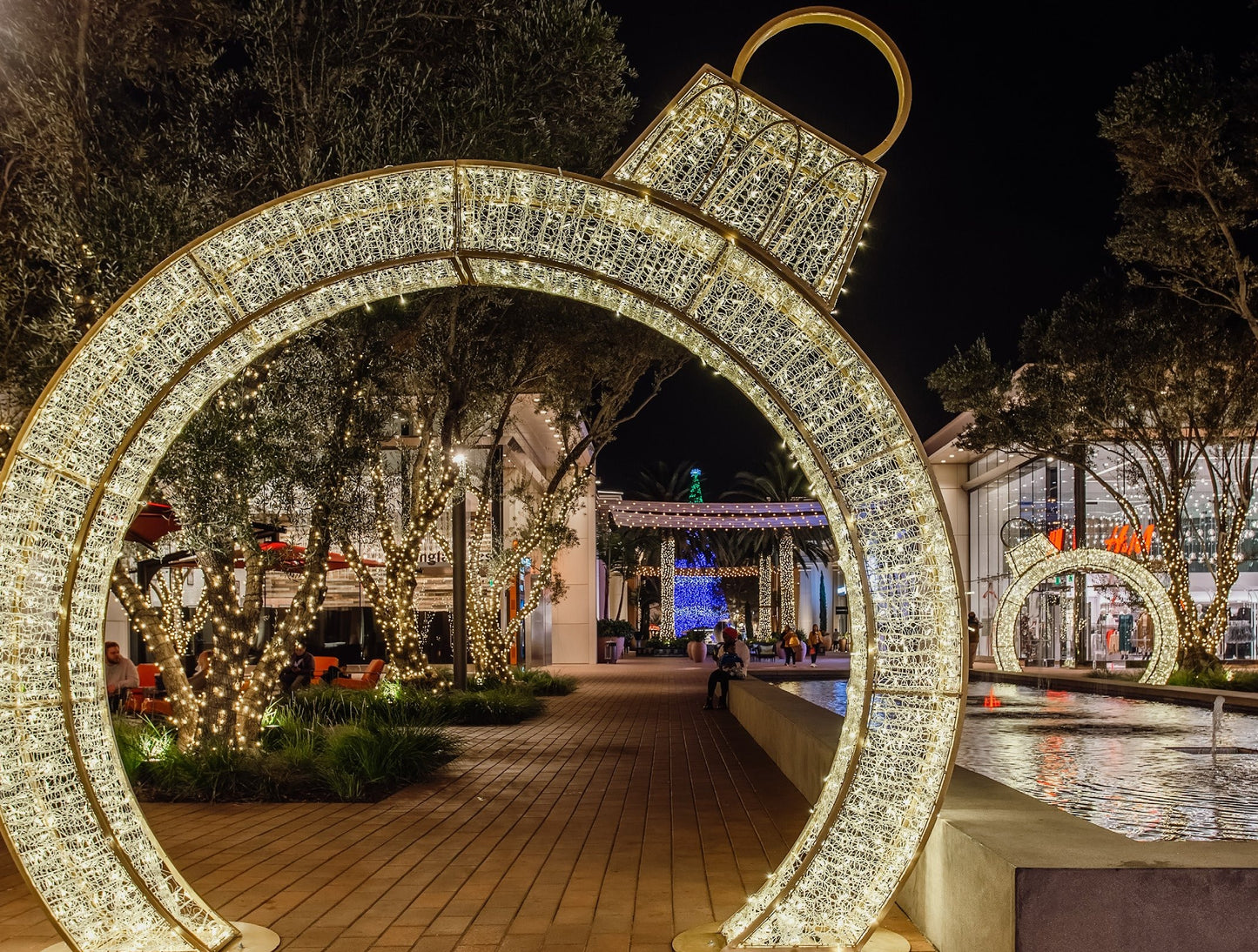 Walk Through Ornament Outdoor Commercial Christmas Display