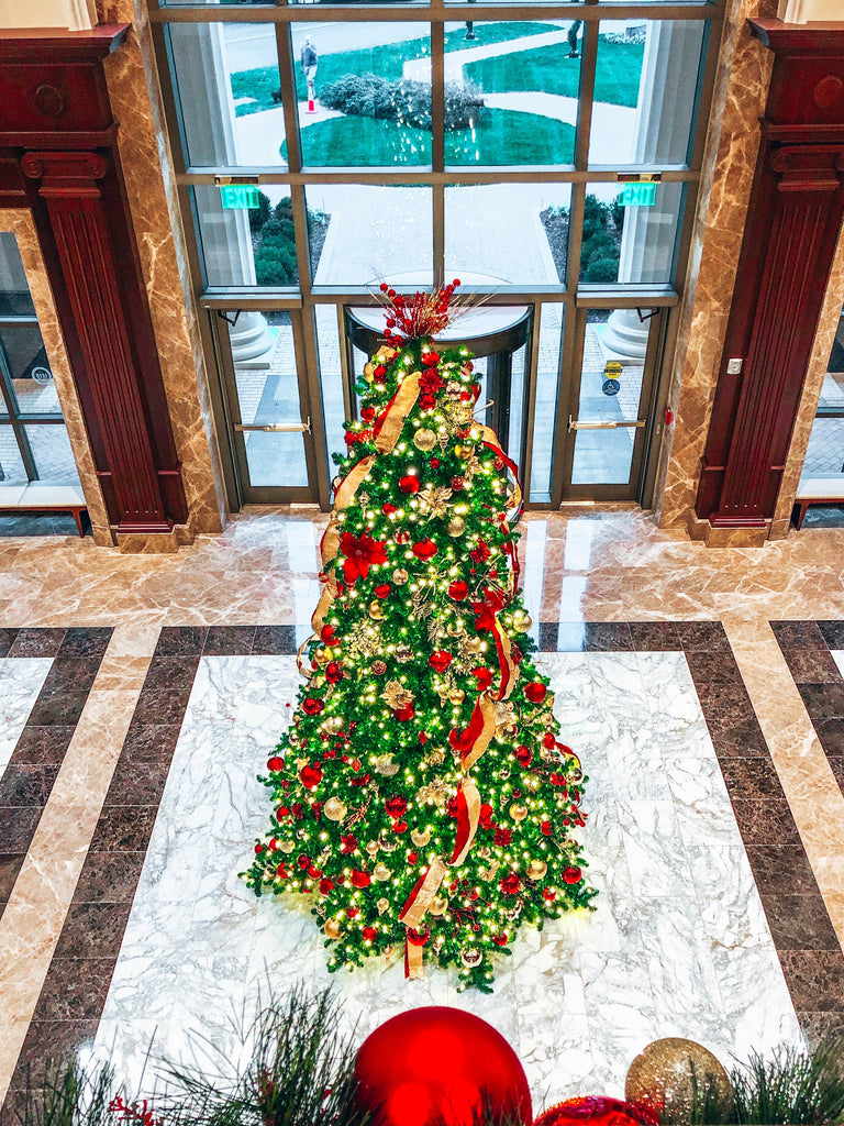 Four Tips for Adding Business Christmas Decorations