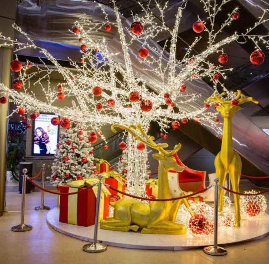 LED Illuminated Branch Tree for Commercial Holiday Display for Malls, Event Spaces