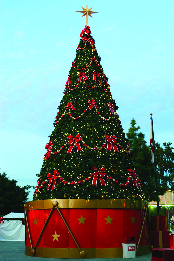 Outdoor Commercial Christmas Tree Decorated with Red & Gold Ornament Stringers