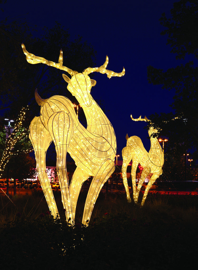 Giant Lit Metal Deer for Indoor Outdoor Christmas Decoration