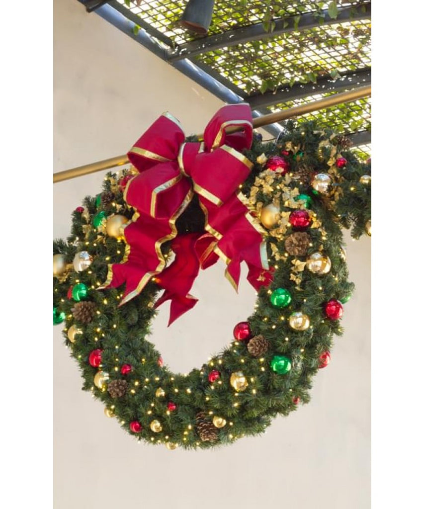 Pre Decorated Christmas Wreath for Commercial Property