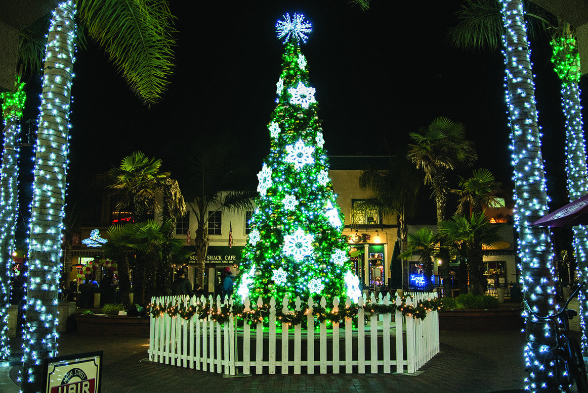 15' Monarch Tree with LED Snowflakes