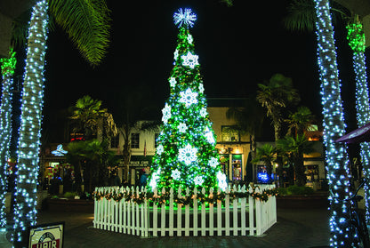 15' Monarch Tree with LED Snowflakes