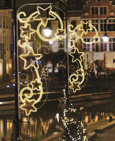 Warm White Large Star Pole Mount Decoration